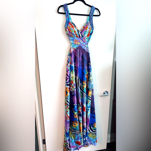 Beautiful party dress. Size 5/6 (small or sx). - Picture 2 of 5